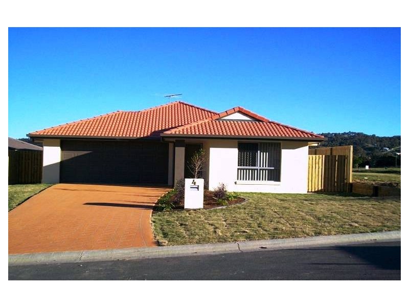 4 Crestwood Street, Bahrs Scrub QLD 4207