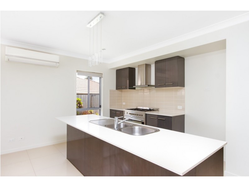 7 Ravensbourne Crt, Waterford QLD 4133