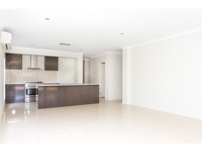 7 Ravensbourne Crt, Waterford QLD 4133