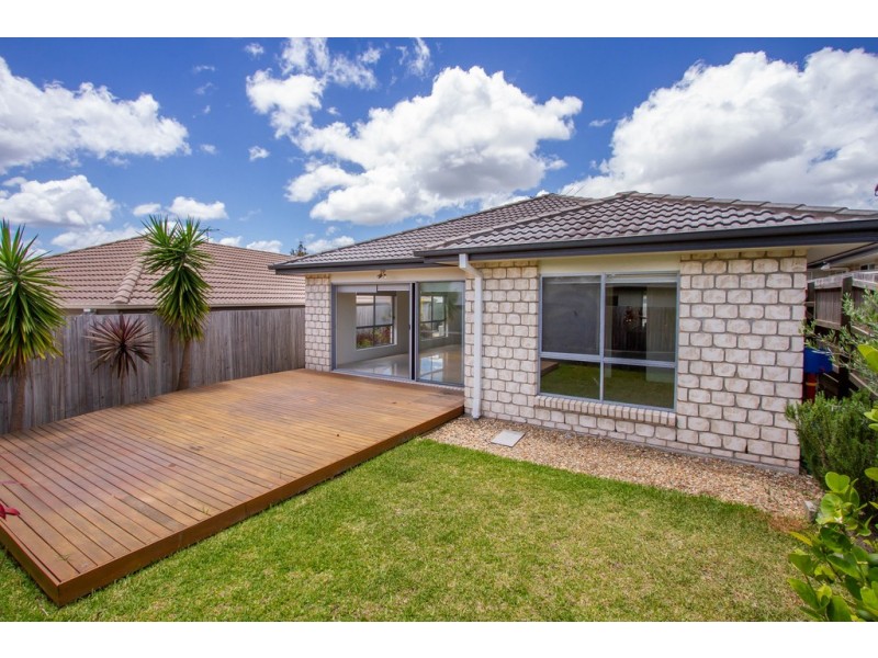 7 Ravensbourne Crt, Waterford QLD 4133
