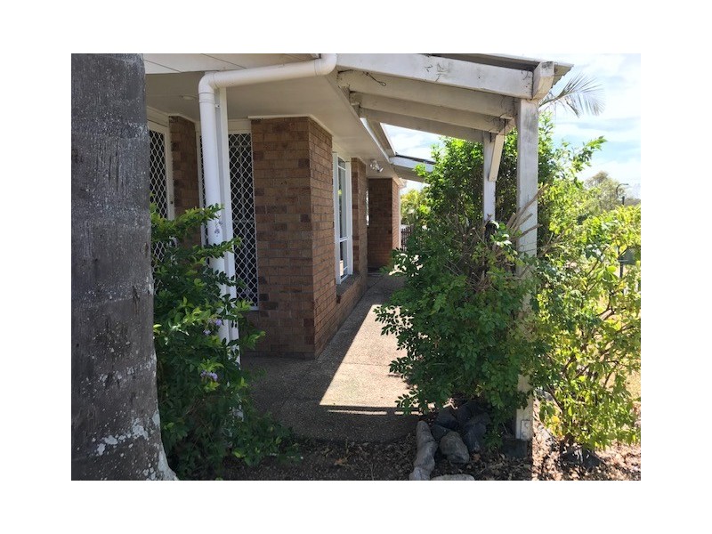 16 Eira Cres, Edens Landing QLD 4207