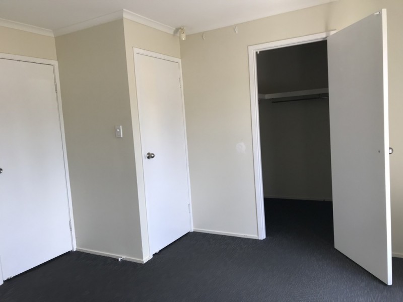 16 Eira Cres, Edens Landing QLD 4207