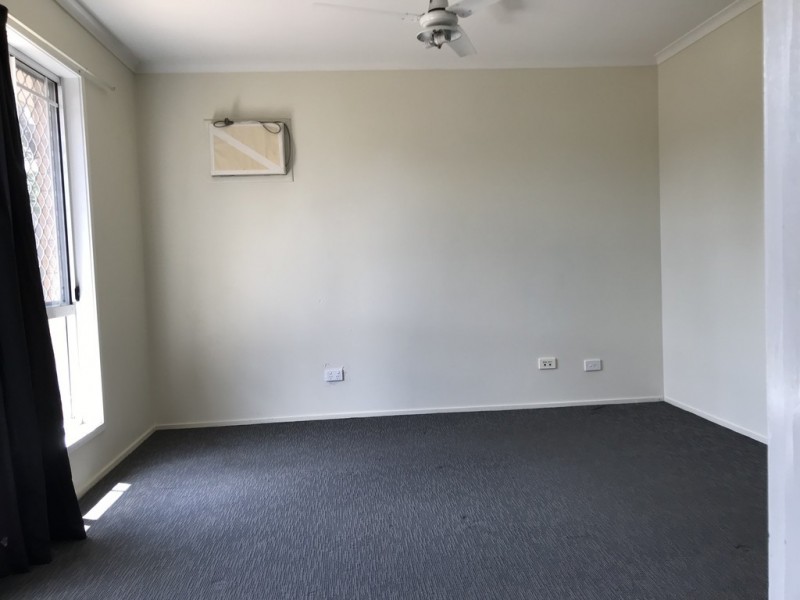 16 Eira Cres, Edens Landing QLD 4207