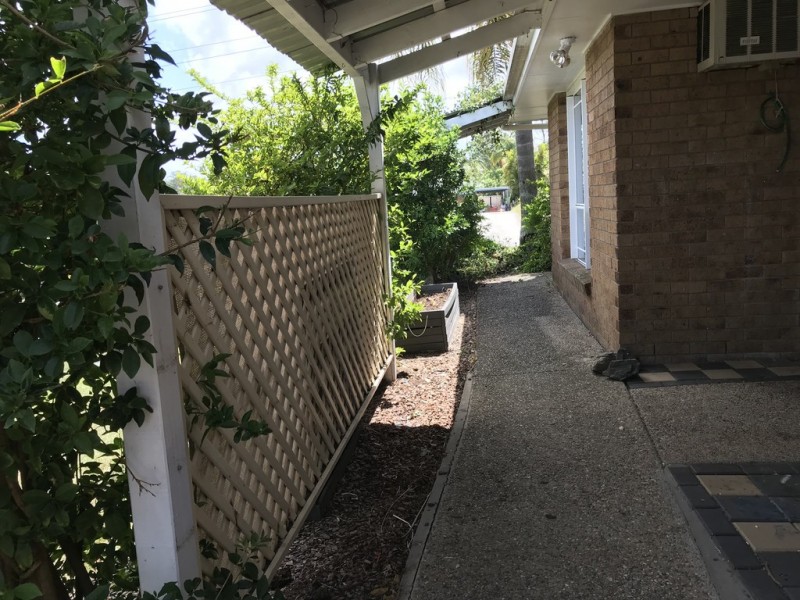 16 Eira Cres, Edens Landing QLD 4207