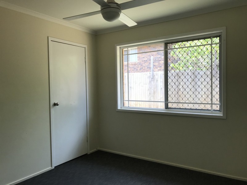 16 Eira Cres, Edens Landing QLD 4207