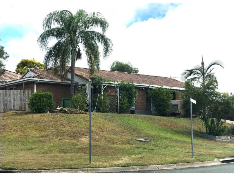 16 Eira Cres, Edens Landing QLD 4207