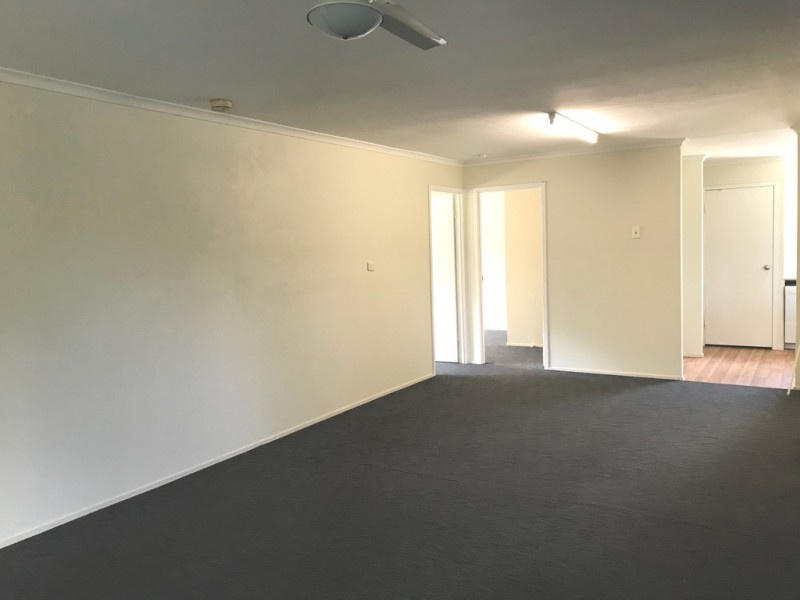 16 Eira Cres, Edens Landing QLD 4207