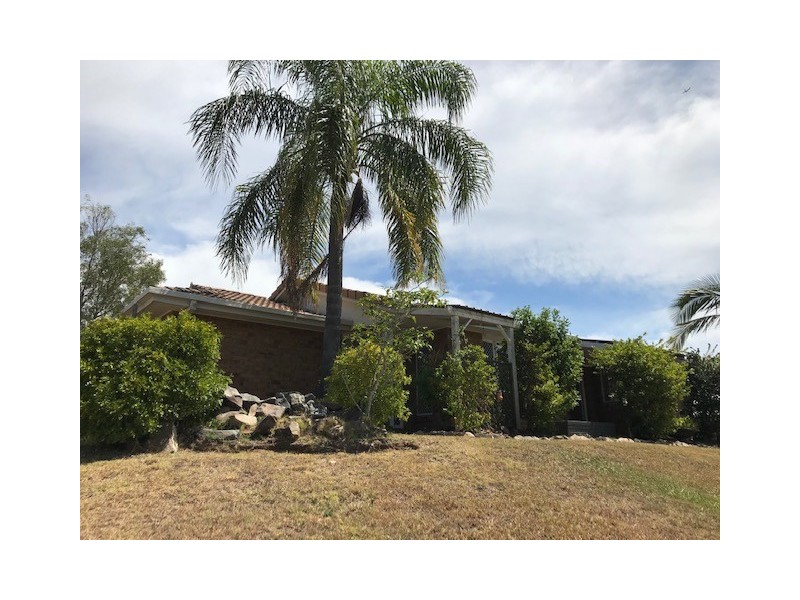 16 Eira Cres, Edens Landing QLD 4207