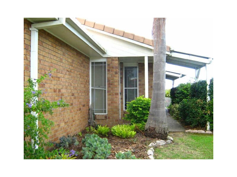 16 Eira Cres, Edens Landing QLD 4207