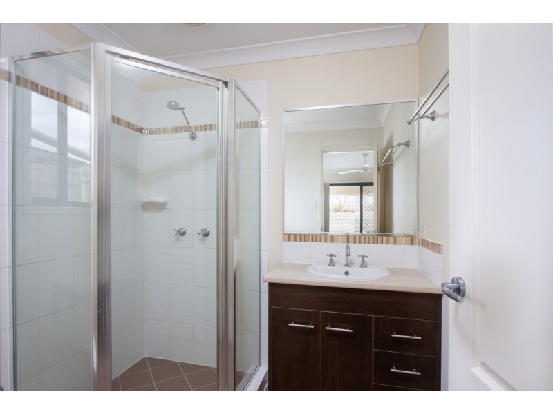 5 Louise Crt, Eagleby QLD 4207