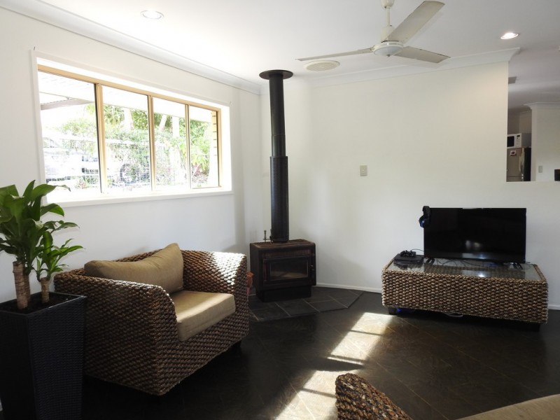 53 Ivanhoe Dr, Edens Landing QLD 4207