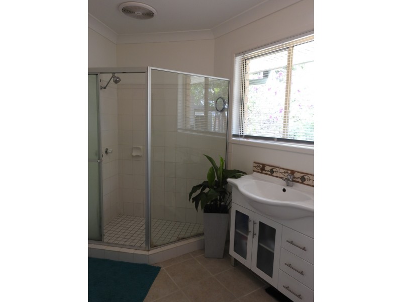 53 Ivanhoe Dr, Edens Landing QLD 4207