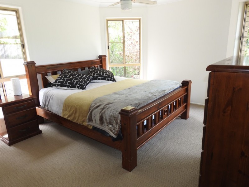 53 Ivanhoe Dr, Edens Landing QLD 4207