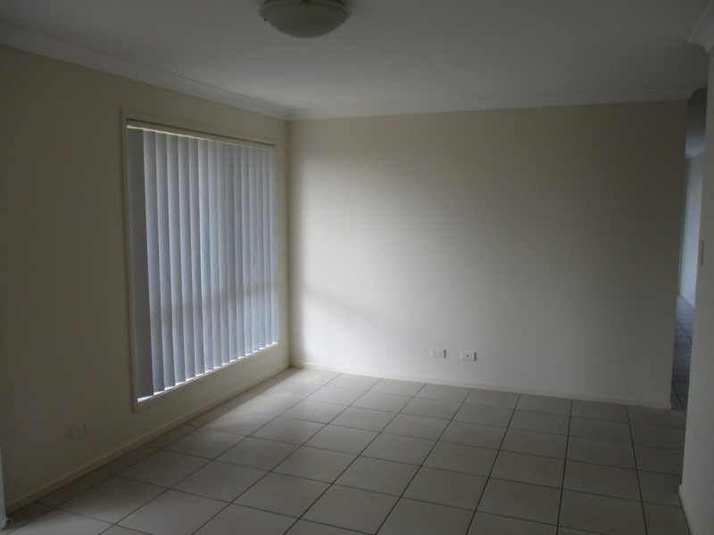 2/150 Castile Cres, Edens Landing QLD 4207