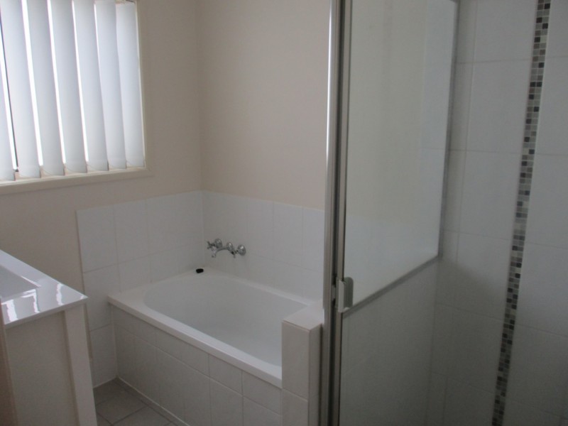 2/150 Castile Cres, Edens Landing QLD 4207