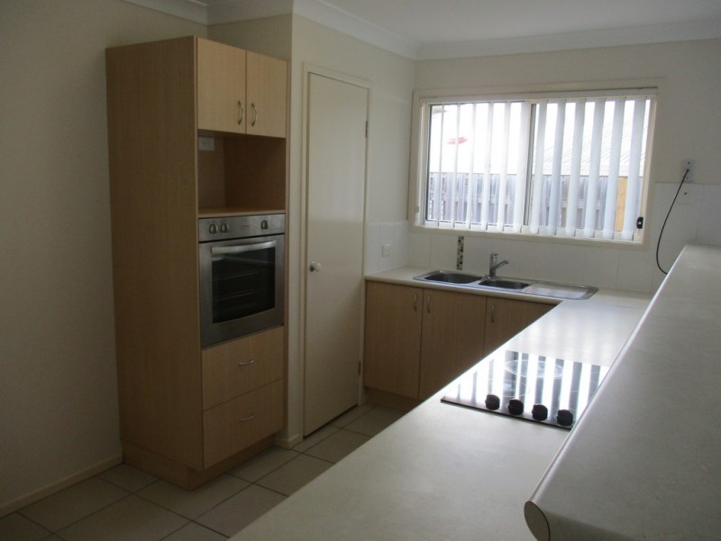 2/150 Castile Cres, Edens Landing QLD 4207