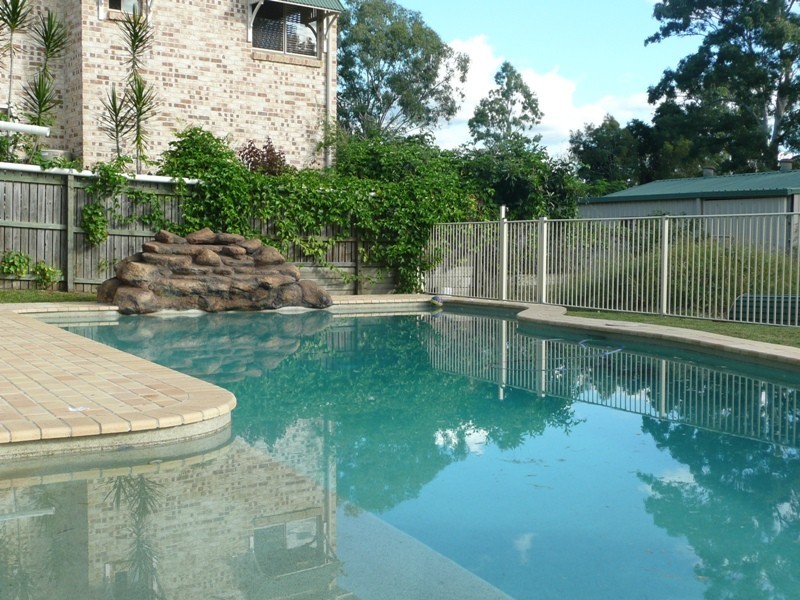 Mount Warren Park QLD 4207