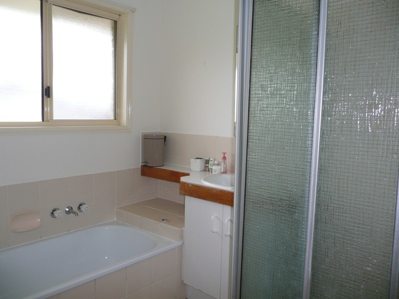 24 Tregana Circuit, Edens Landing QLD 4207