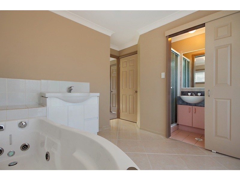 2 Seymour Court, Eagleby QLD 4207