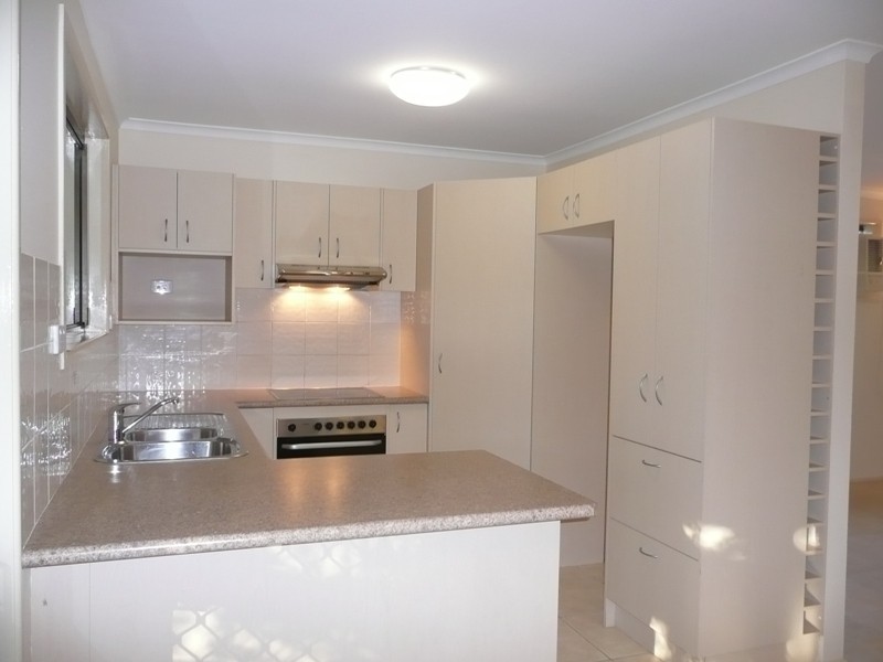 46 Avonmore Street, Edens Landing QLD 4207