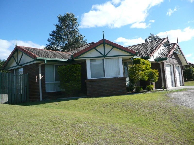 8 Holliday Drive, Edens Landing QLD 4207