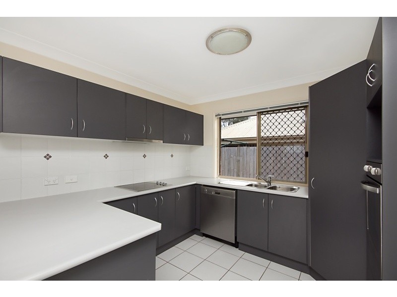 71 Woodlands Blvd, Waterford QLD 4133