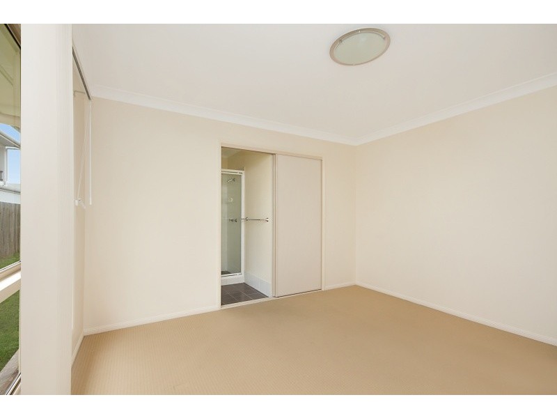 71 Woodlands Blvd, Waterford QLD 4133