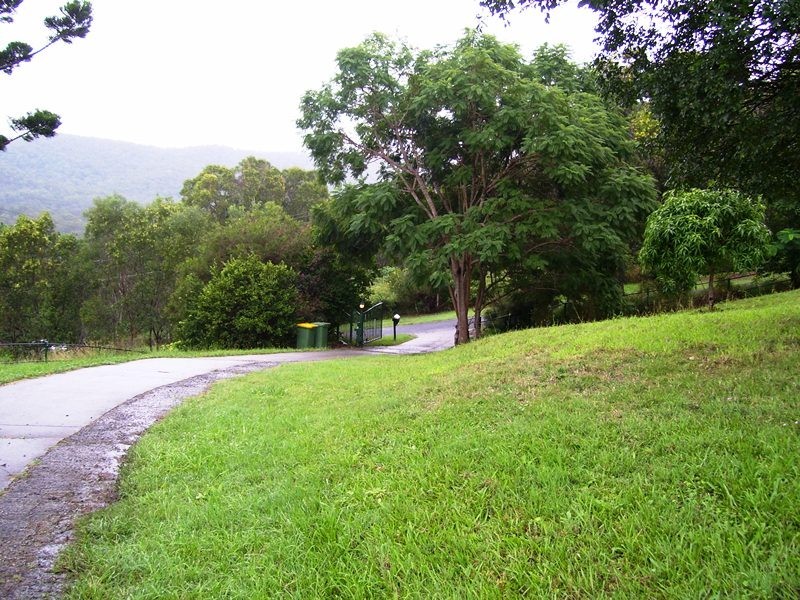 Luscombe QLD 4207
