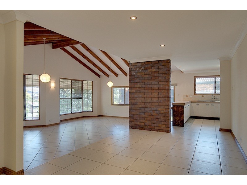 10 Denkman Crt, Windaroo QLD 4207