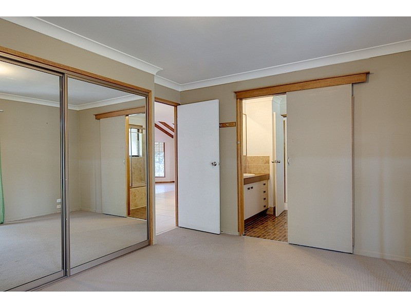 10 Denkman Crt, Windaroo QLD 4207