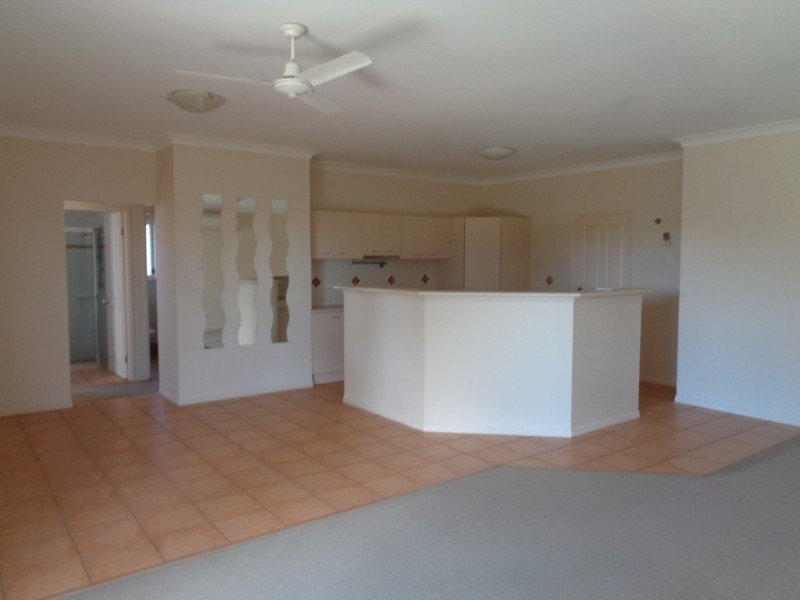 8 Bella Vista Cct, Edens Landing QLD 4207