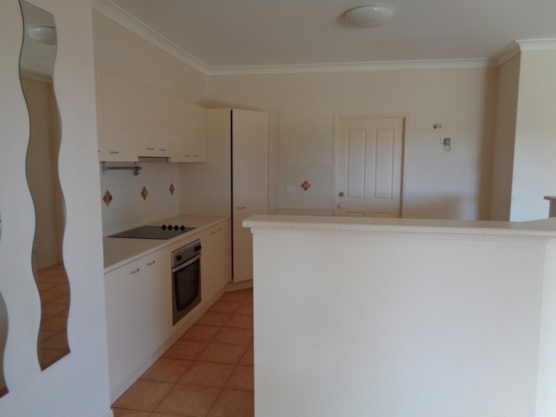 8 Bella Vista Cct, Edens Landing QLD 4207