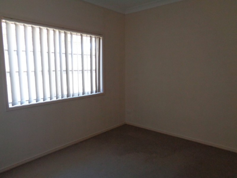 8 Bella Vista Cct, Edens Landing QLD 4207