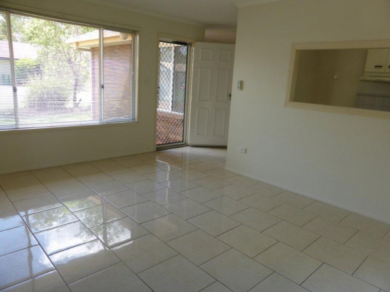 27 Melrose Pl, Eagleby QLD 4207