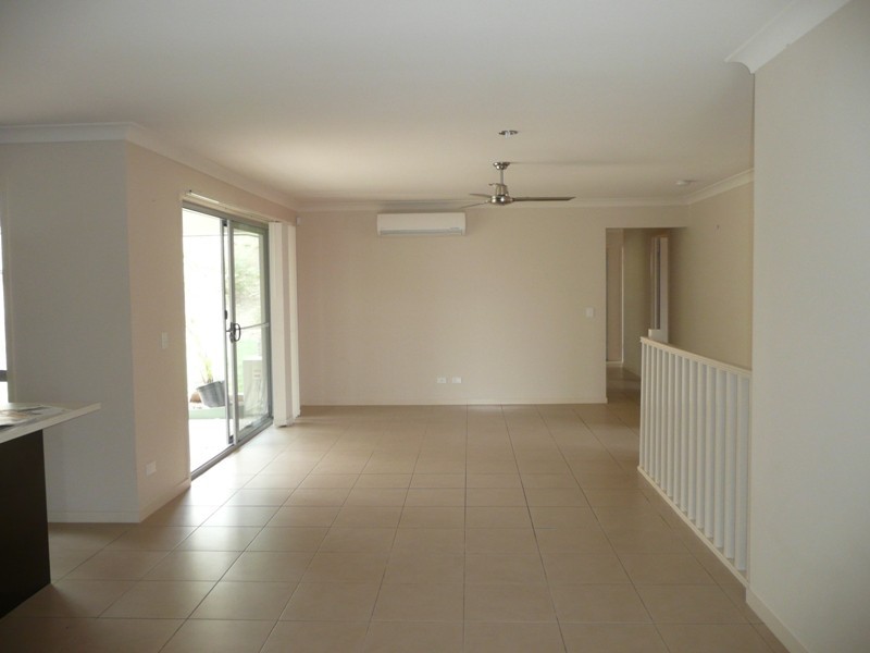 30 Woodlands Blvd, Waterford QLD 4133