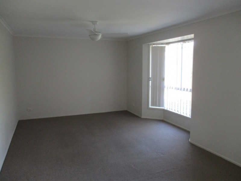 9 Copperfield Dr, Eagleby QLD 4207