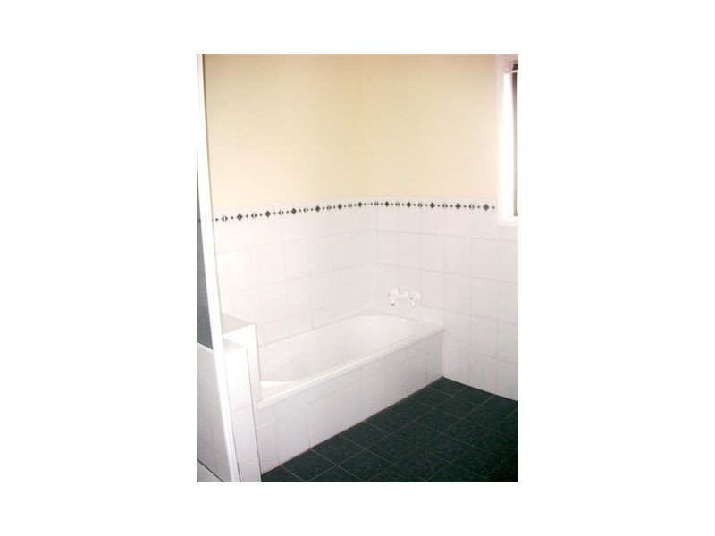 1 Bera Crt, Shailer Park QLD 4128