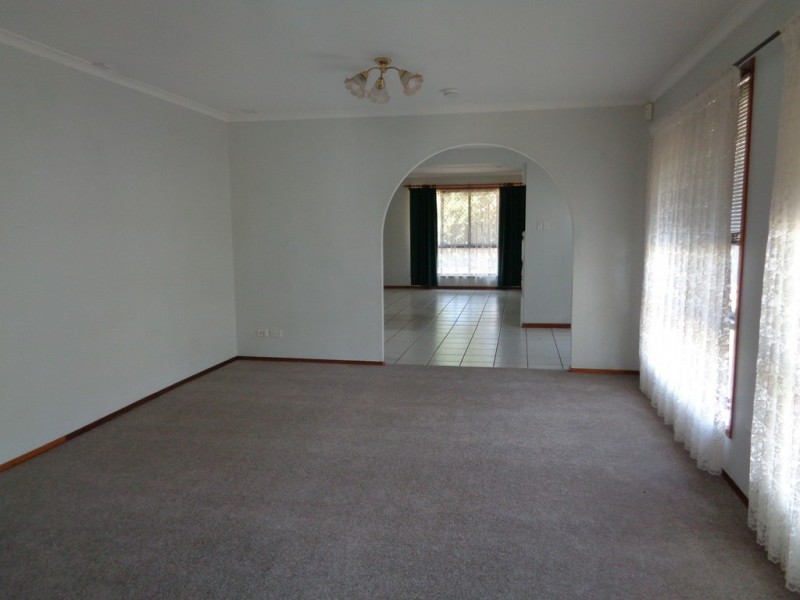 1 Tuff Crt, Shailer Park QLD 4128