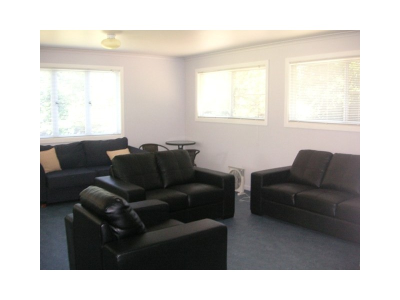 858 Beenleigh Redland Bay Road, Carbrook QLD 4130