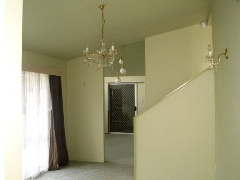 3 Hillside Cres, Edens Landing QLD 4207