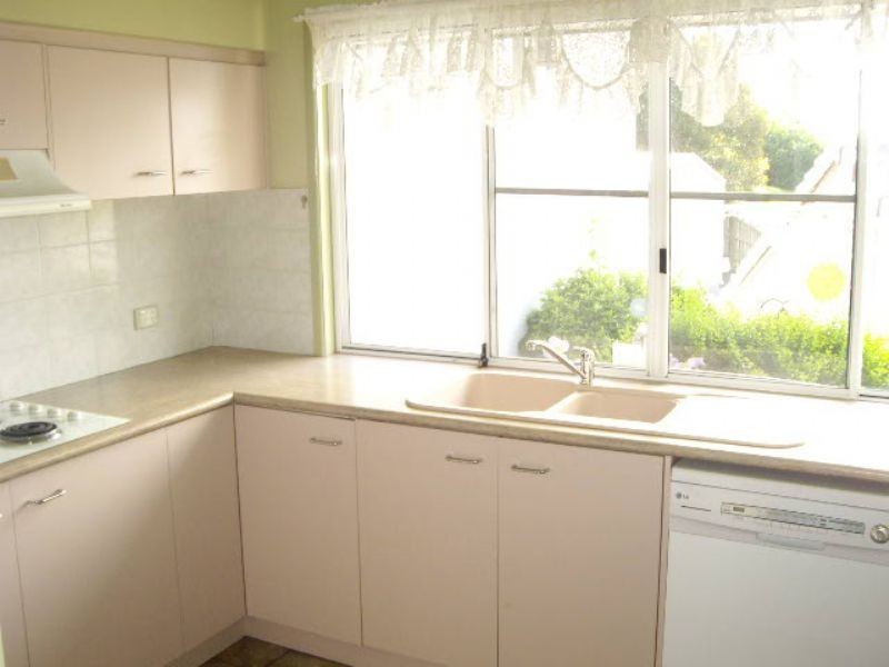 3 Hillside Cres, Edens Landing QLD 4207