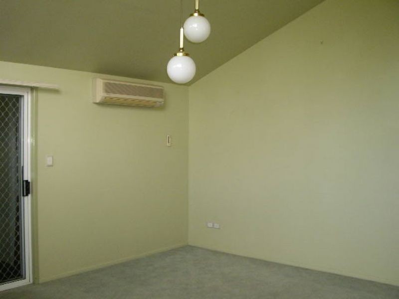 3 Hillside Cres, Edens Landing QLD 4207