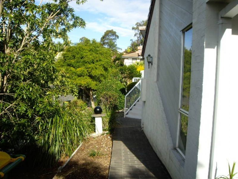 3 Hillside Cres, Edens Landing QLD 4207
