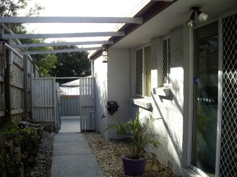 3 Hillside Cres, Edens Landing QLD 4207