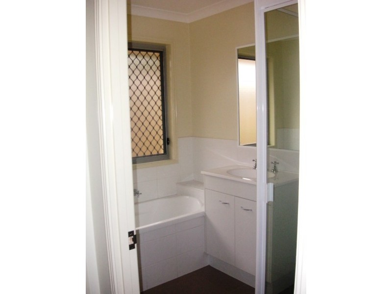 4 Crestwood Street, Bahrs Scrub QLD 4207