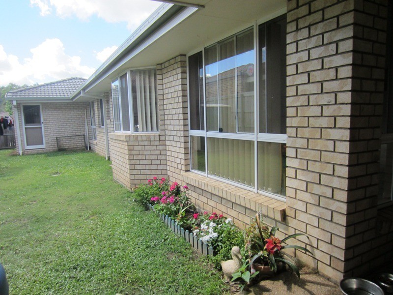 19 Mountain View Crescent, Mount Warren Park QLD 4207