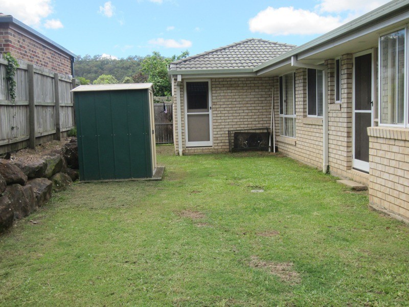 19 Mountain View Crescent, Mount Warren Park QLD 4207