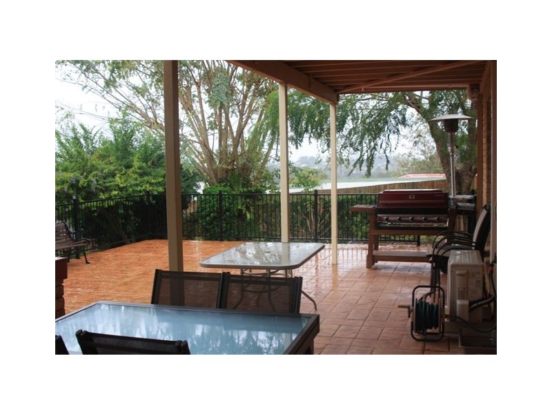 Edens Landing QLD 4207