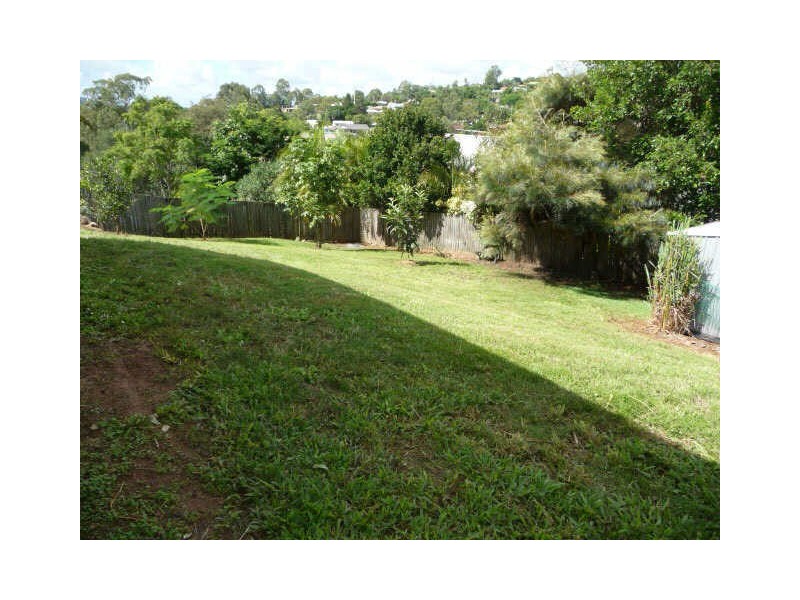 10 Sussanah Tce, Edens Landing QLD 4207