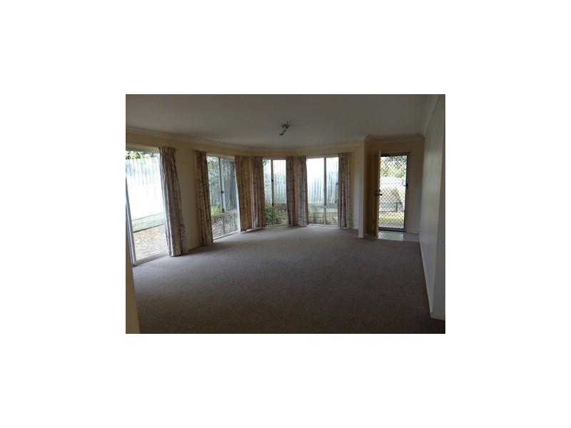 11 Edens Close, Edens Landing QLD 4207
